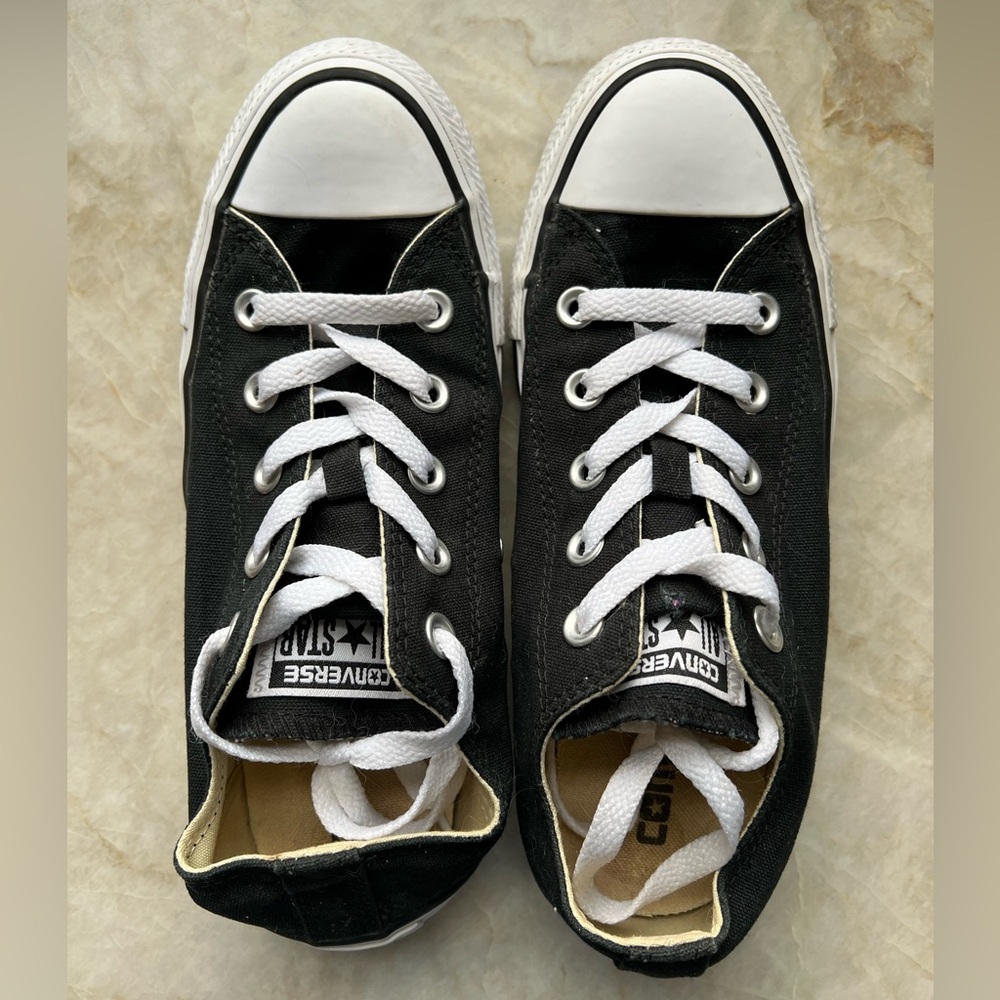 Chuck Taylor All Star Canvas Low Top Sneaker, Black Size 6